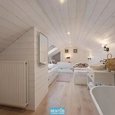 Holiday home Schorpioen - Quiet Location In Oostduinkerke *
